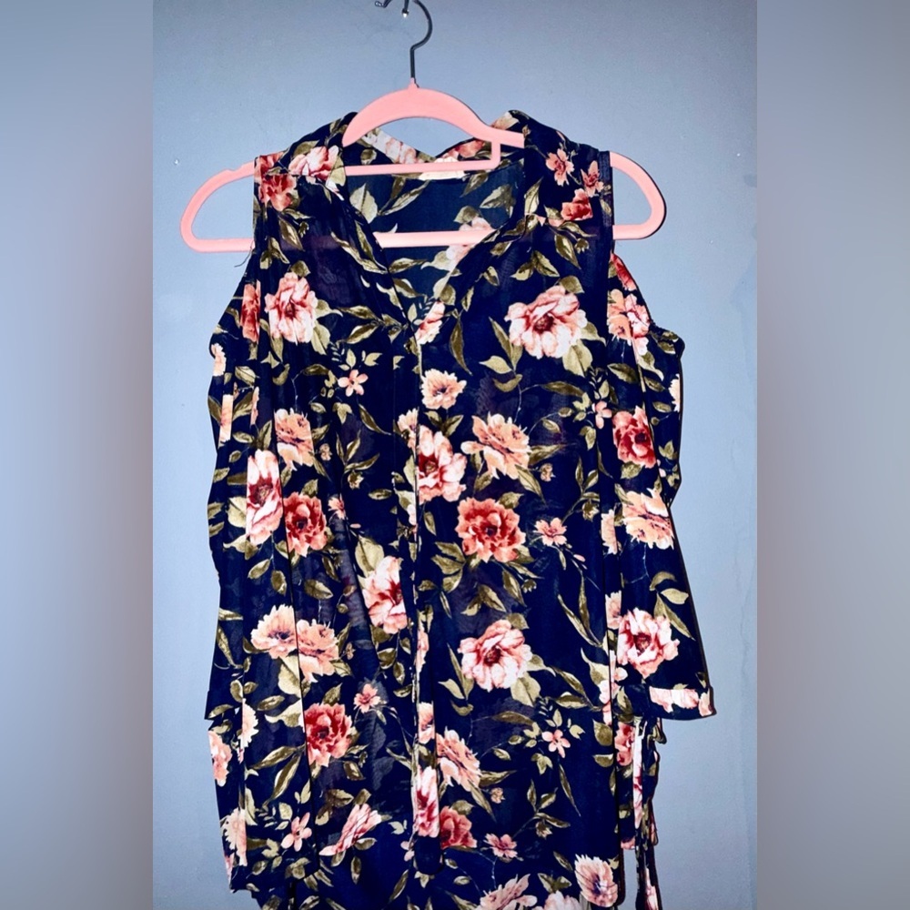 🌺 EMBER Floral Cold‑Shoulder Blouse – Size M